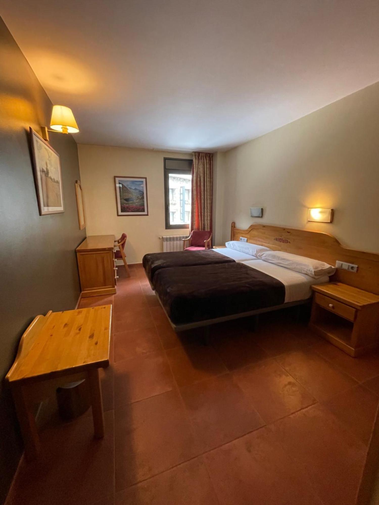 Apartaments Sant Moritz Arinsal Exteriör bild