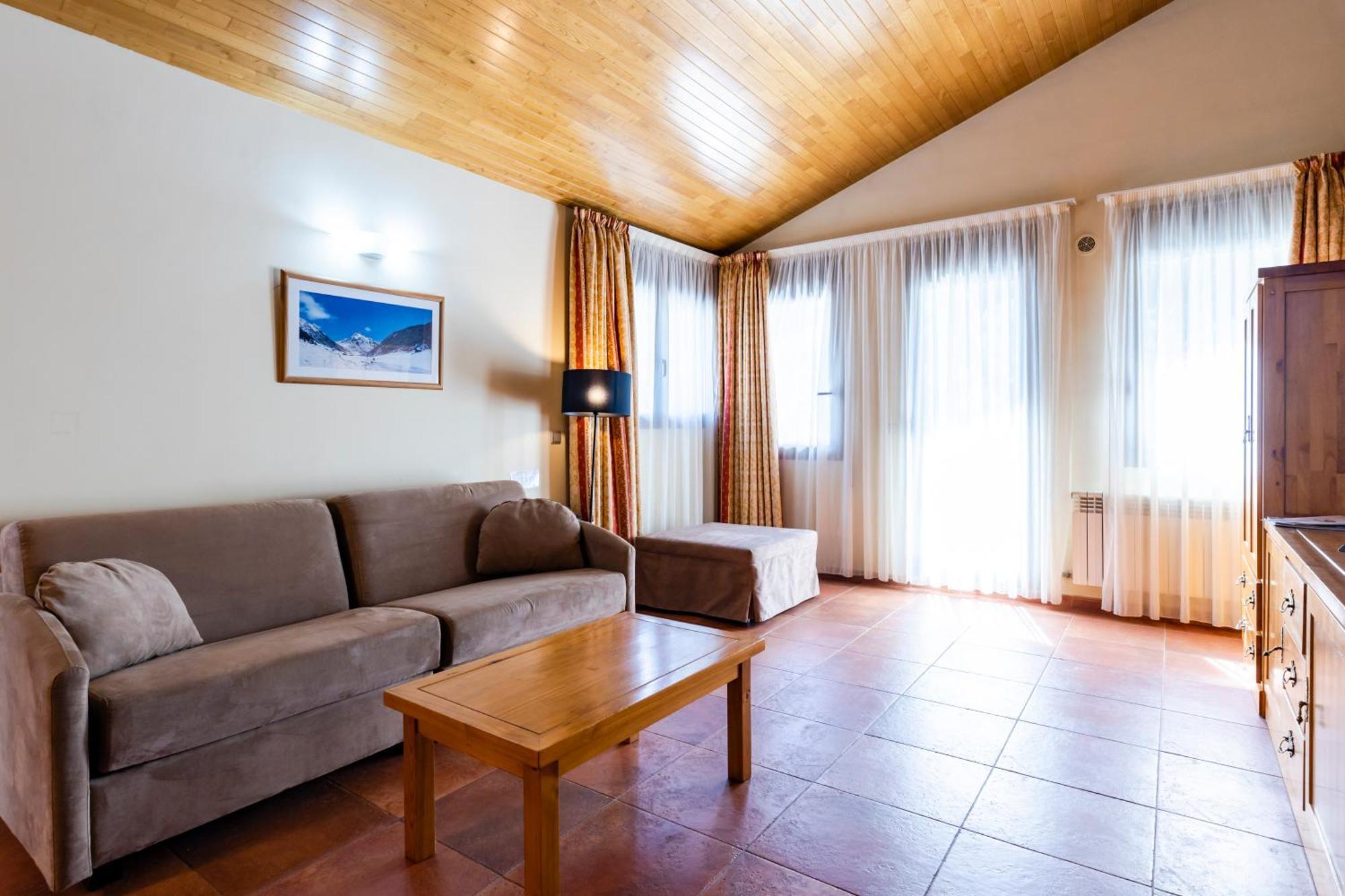 Apartaments Sant Moritz Arinsal Exteriör bild