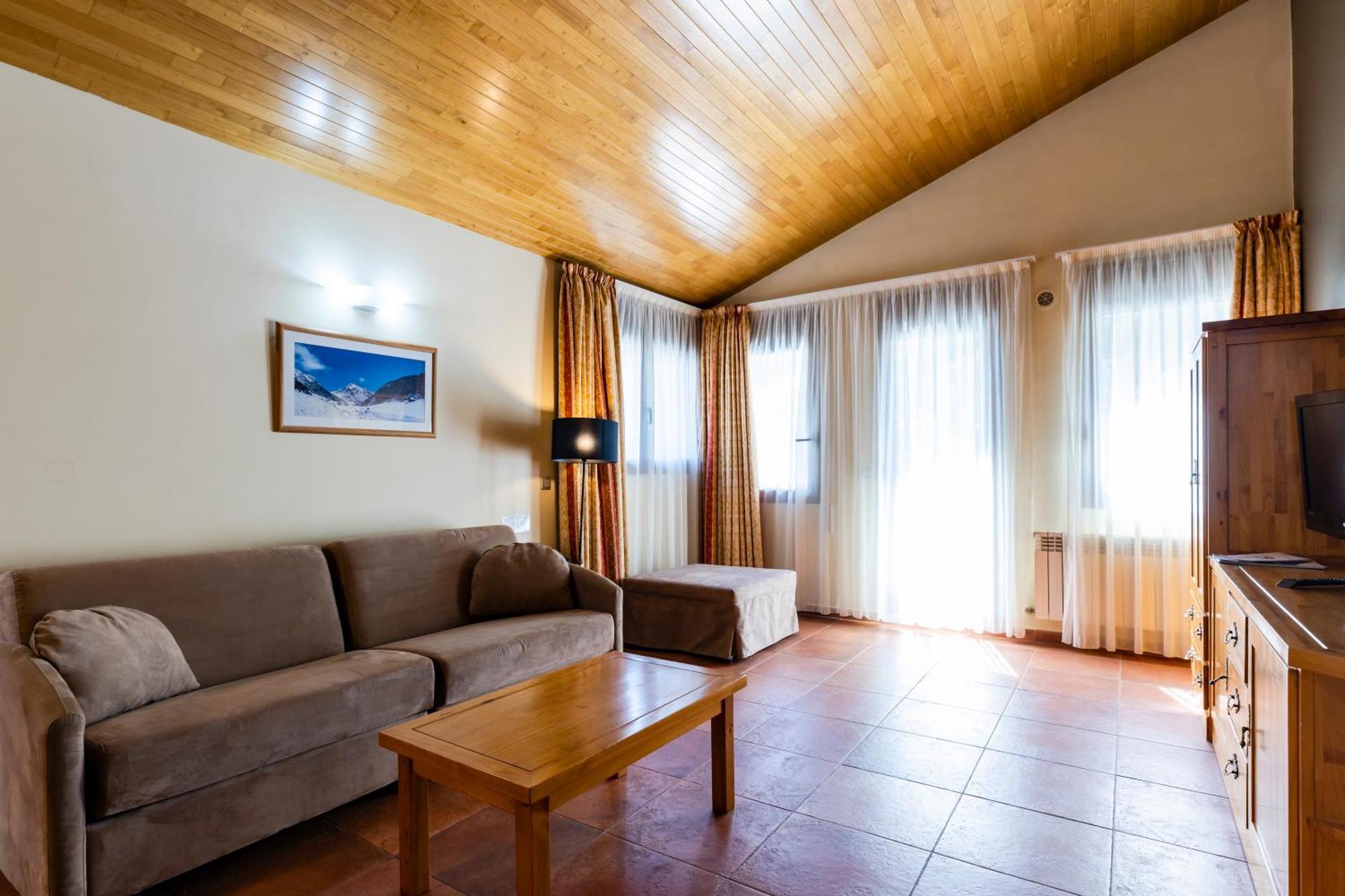 Apartaments Sant Moritz Arinsal Exteriör bild