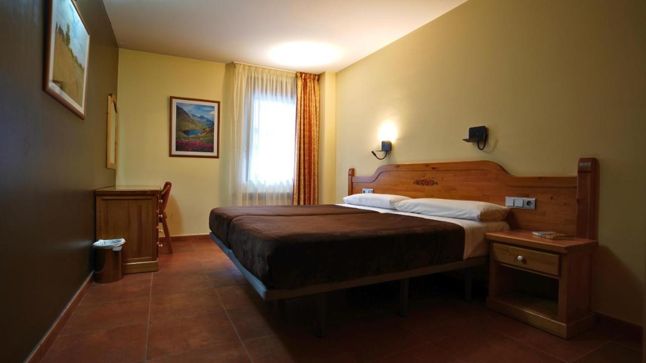 Apartaments Sant Moritz Arinsal Exteriör bild