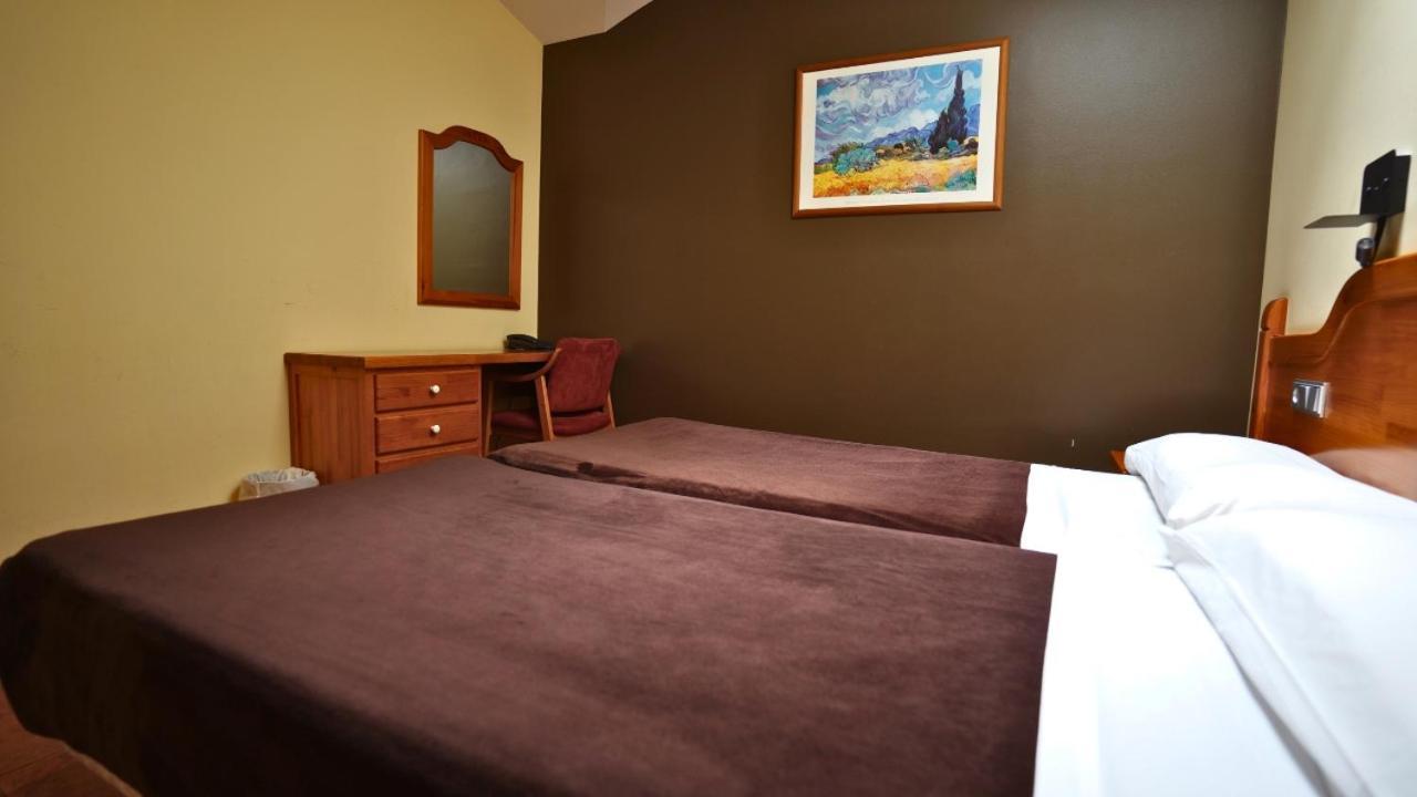 Apartaments Sant Moritz Arinsal Exteriör bild