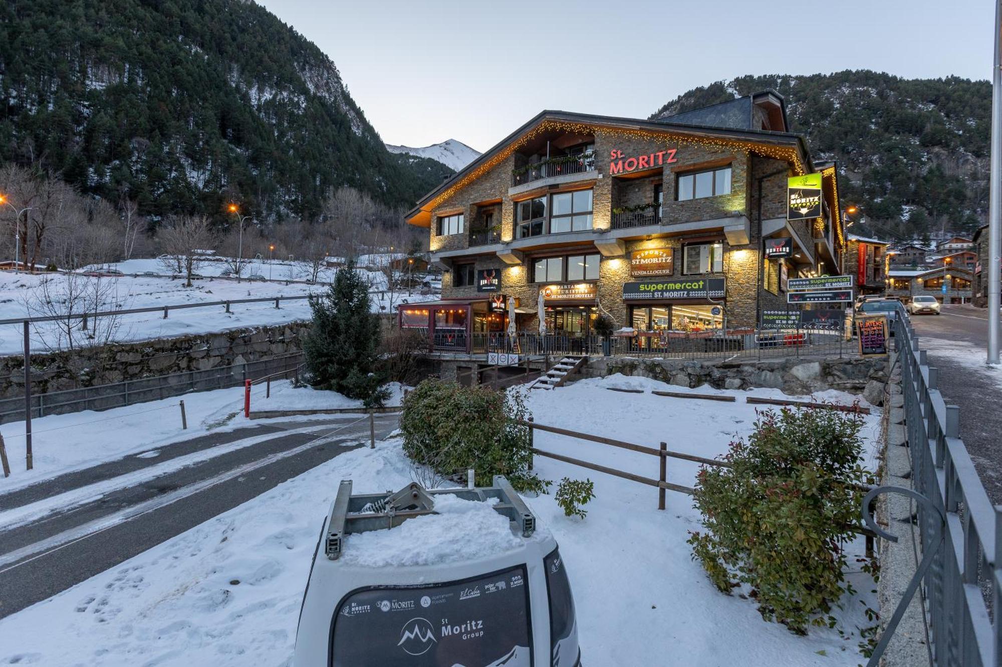 Apartaments Sant Moritz Arinsal Exteriör bild