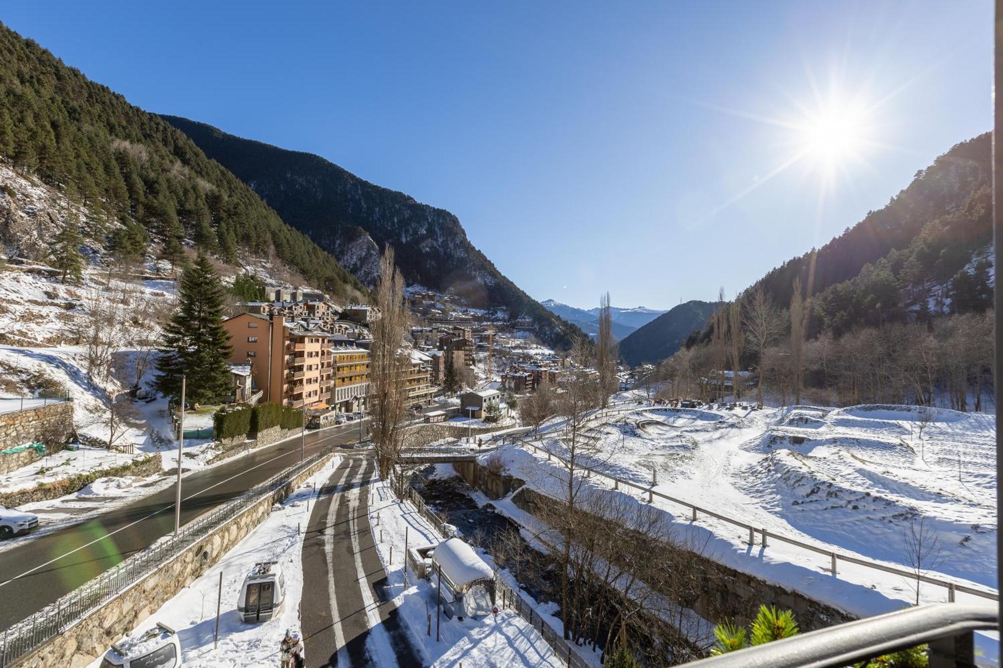 Apartaments Sant Moritz Arinsal Exteriör bild