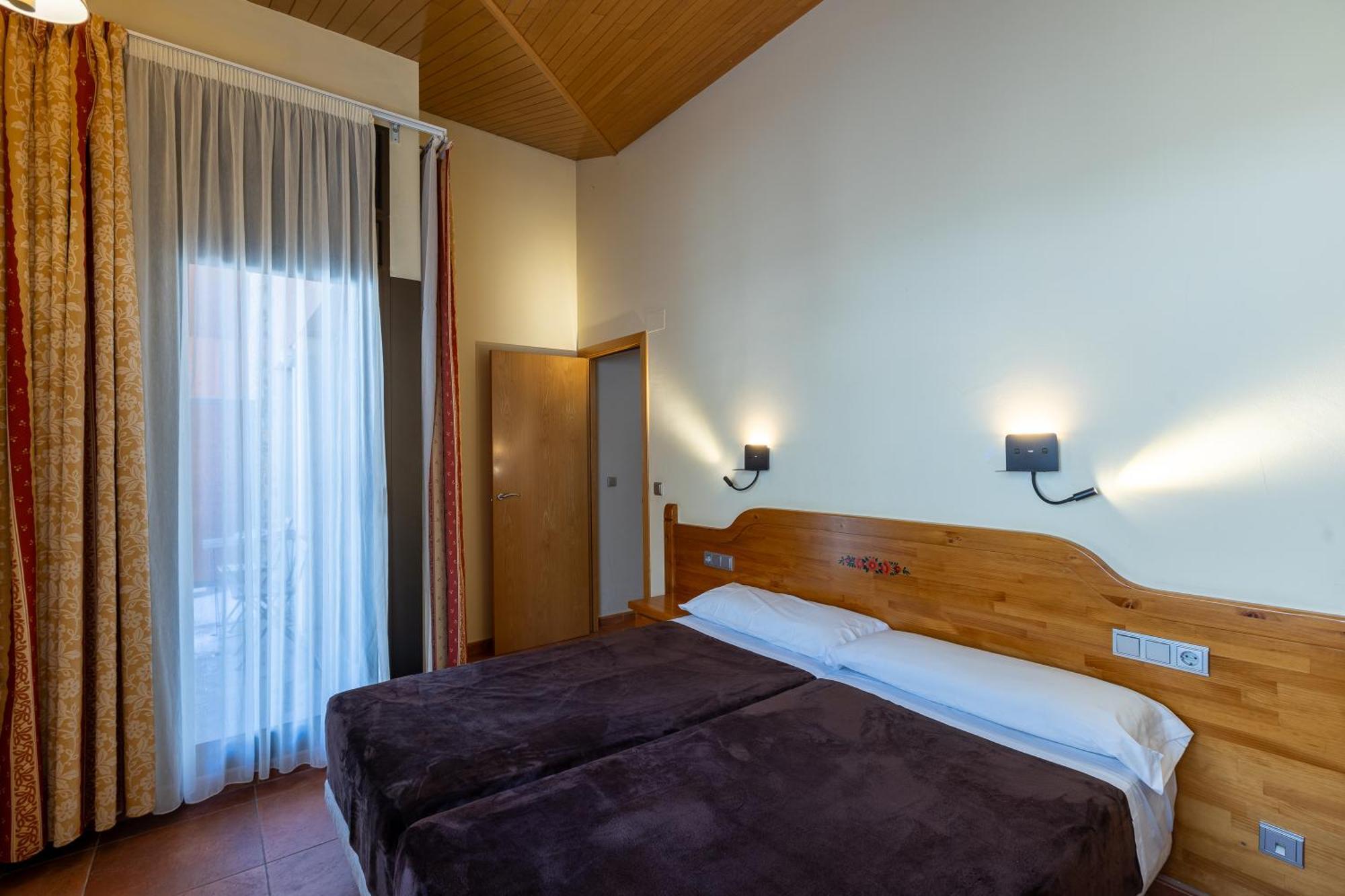 Apartaments Sant Moritz Arinsal Exteriör bild