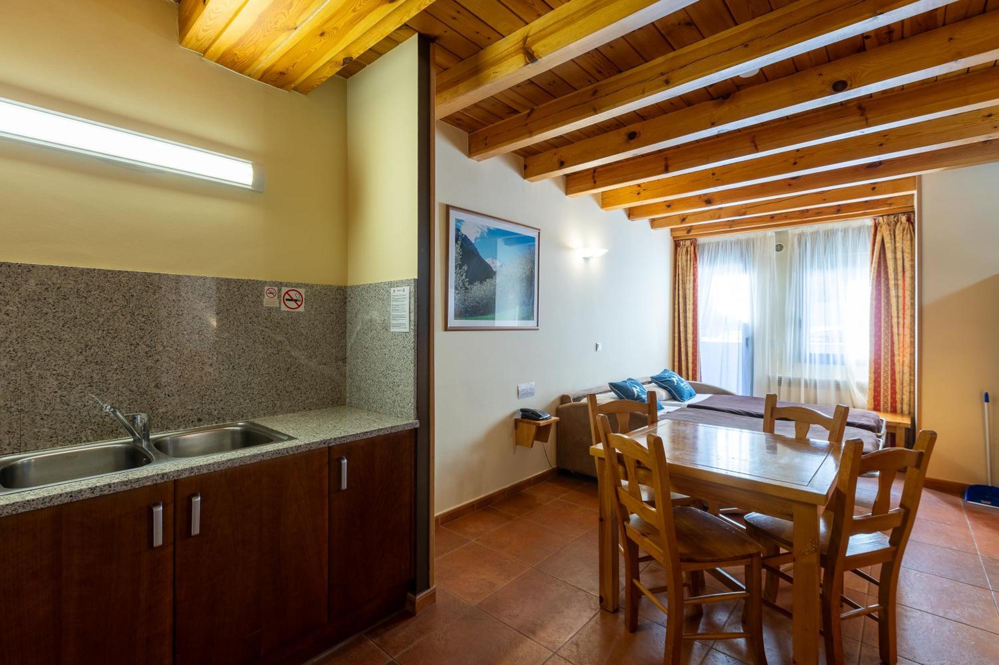 Apartaments Sant Moritz Arinsal Exteriör bild