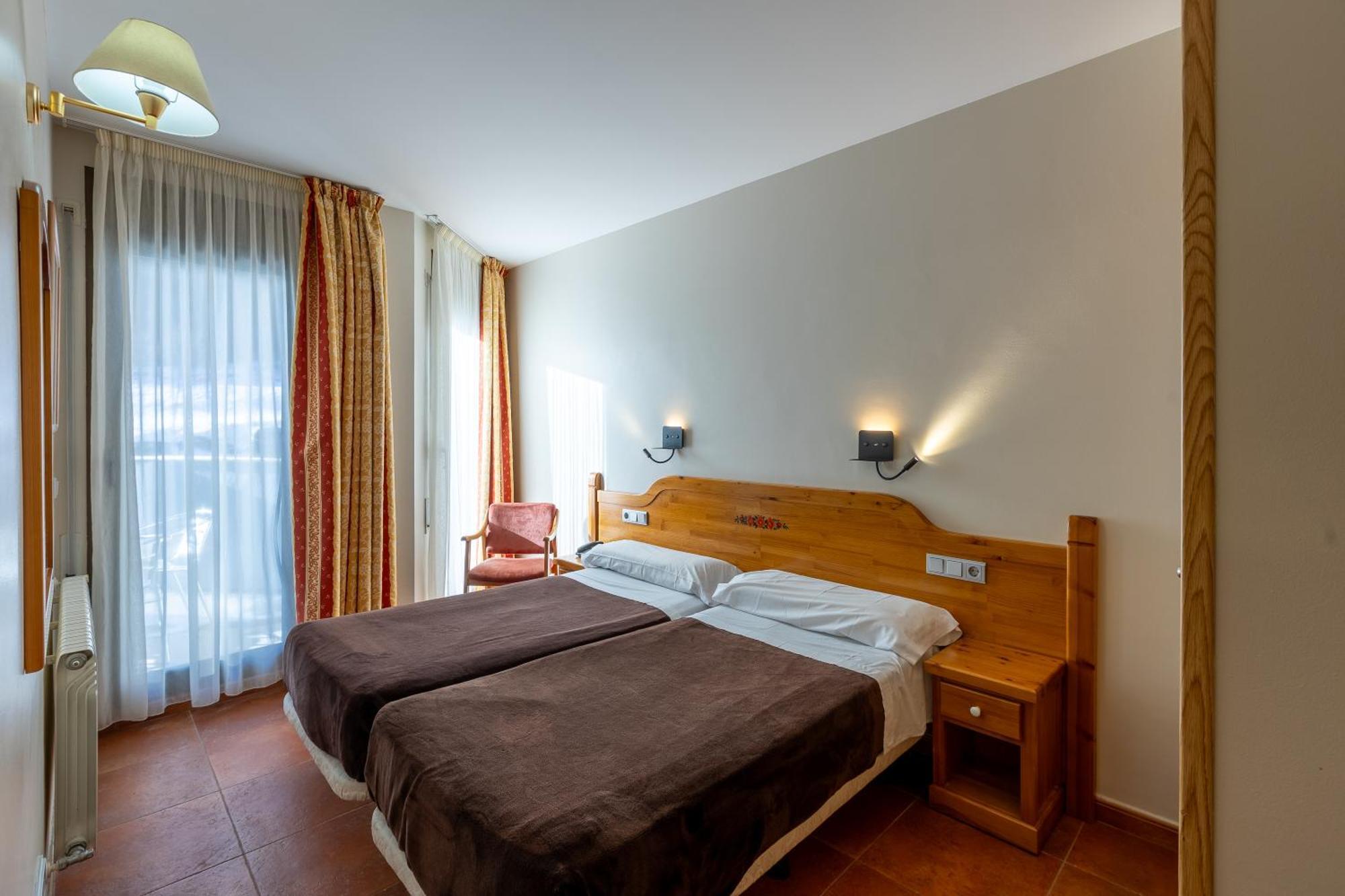 Apartaments Sant Moritz Arinsal Exteriör bild