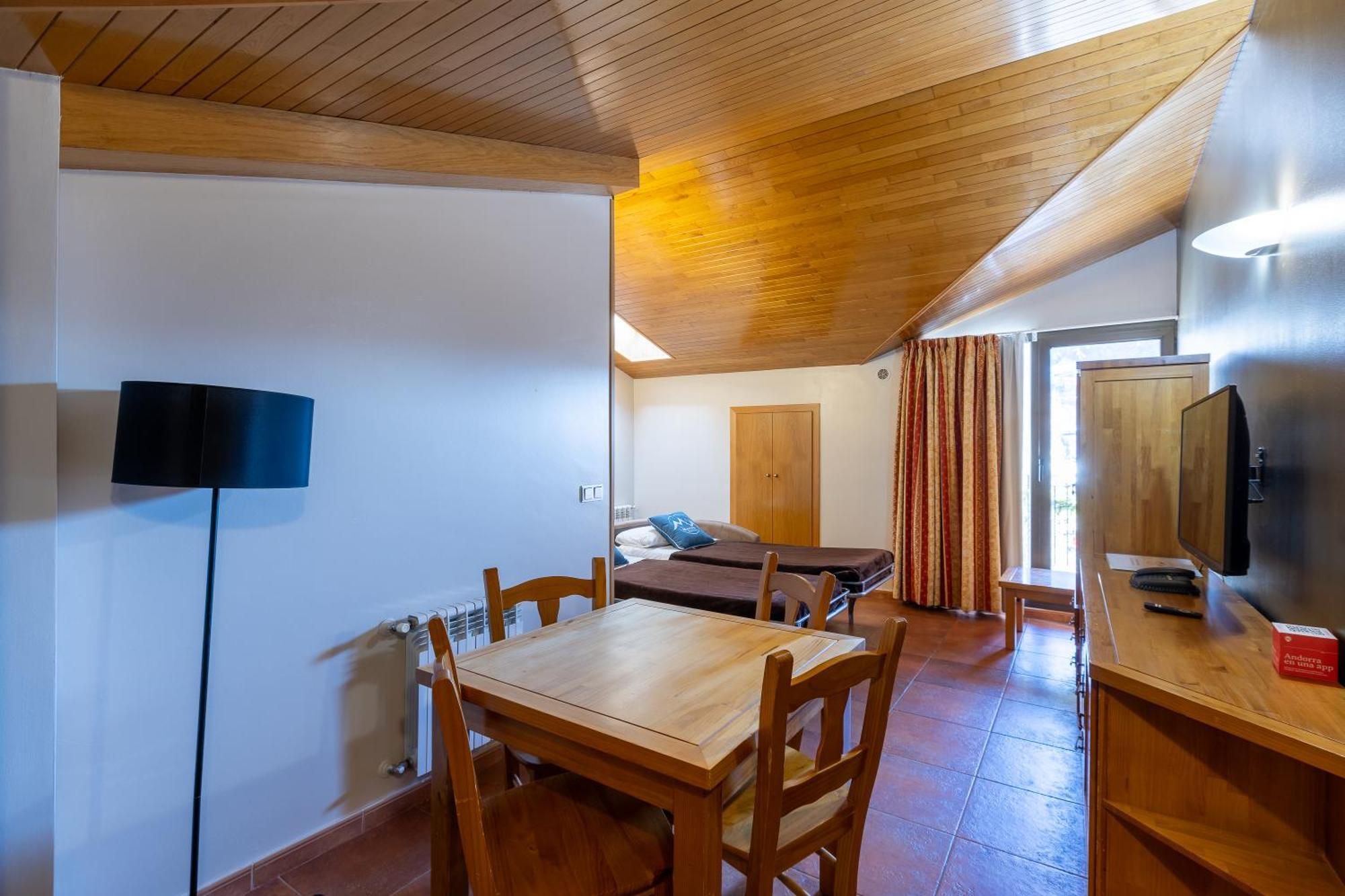 Apartaments Sant Moritz Arinsal Exteriör bild