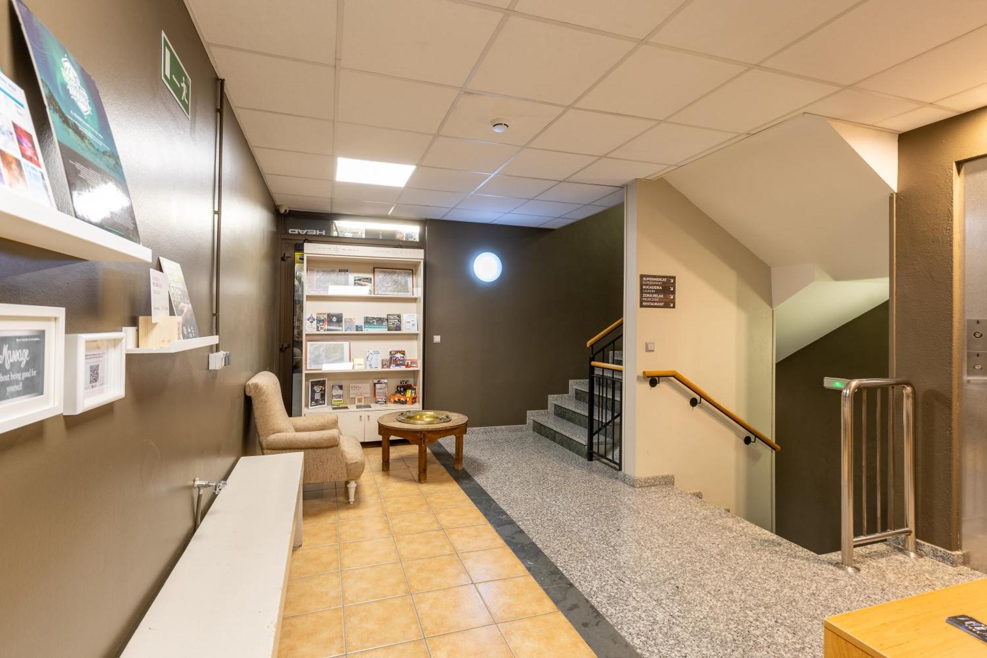 Apartaments Sant Moritz Arinsal Exteriör bild