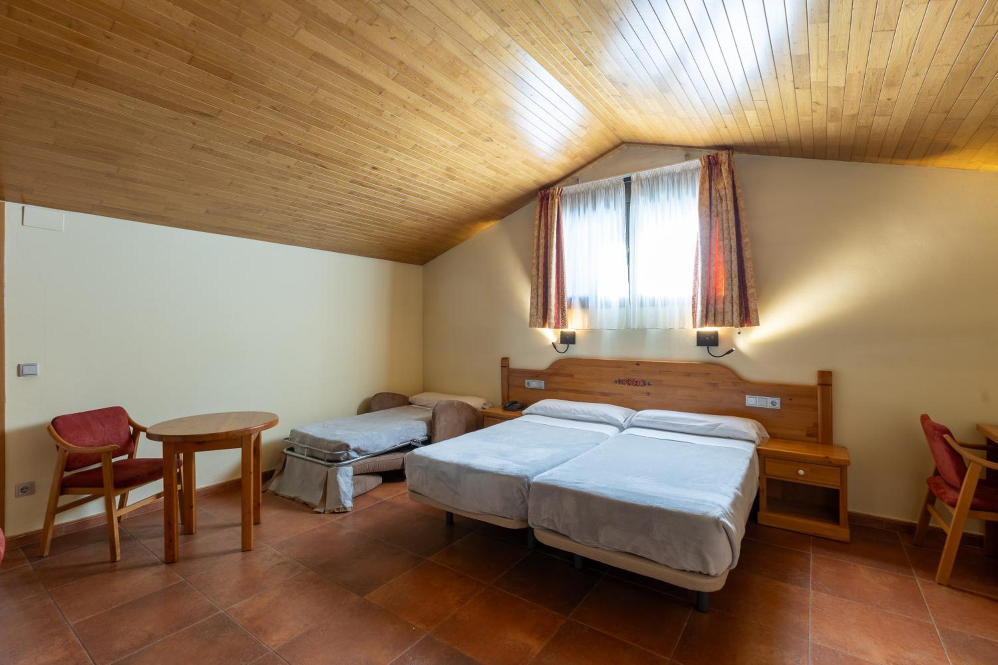 Apartaments Sant Moritz Arinsal Exteriör bild