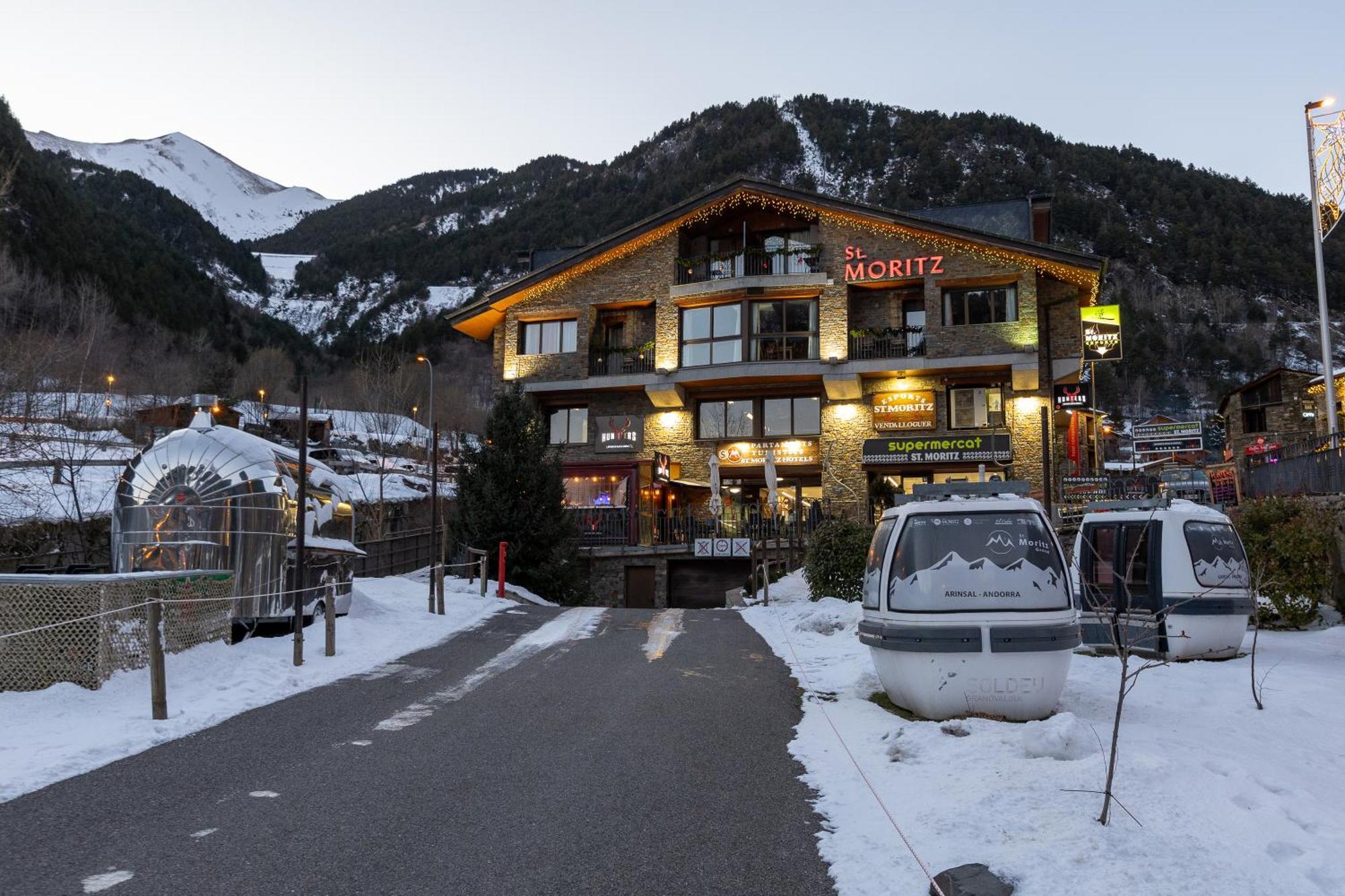 Apartaments Sant Moritz Arinsal Exteriör bild