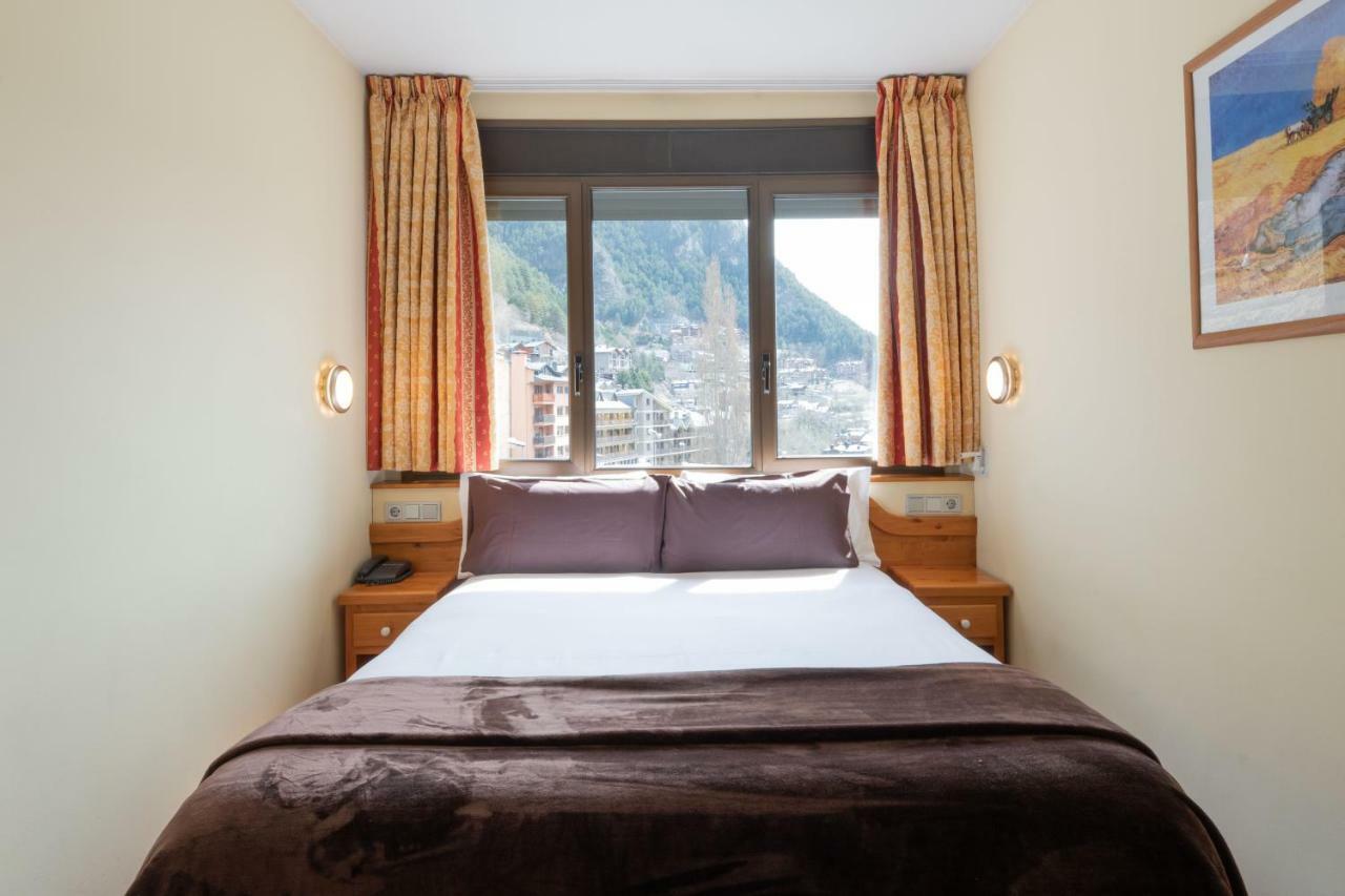 Apartaments Sant Moritz Arinsal Exteriör bild